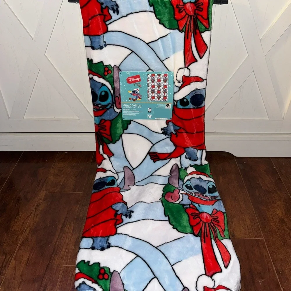 Disney Stitch Holiday Wreath Plush Throw Blanket